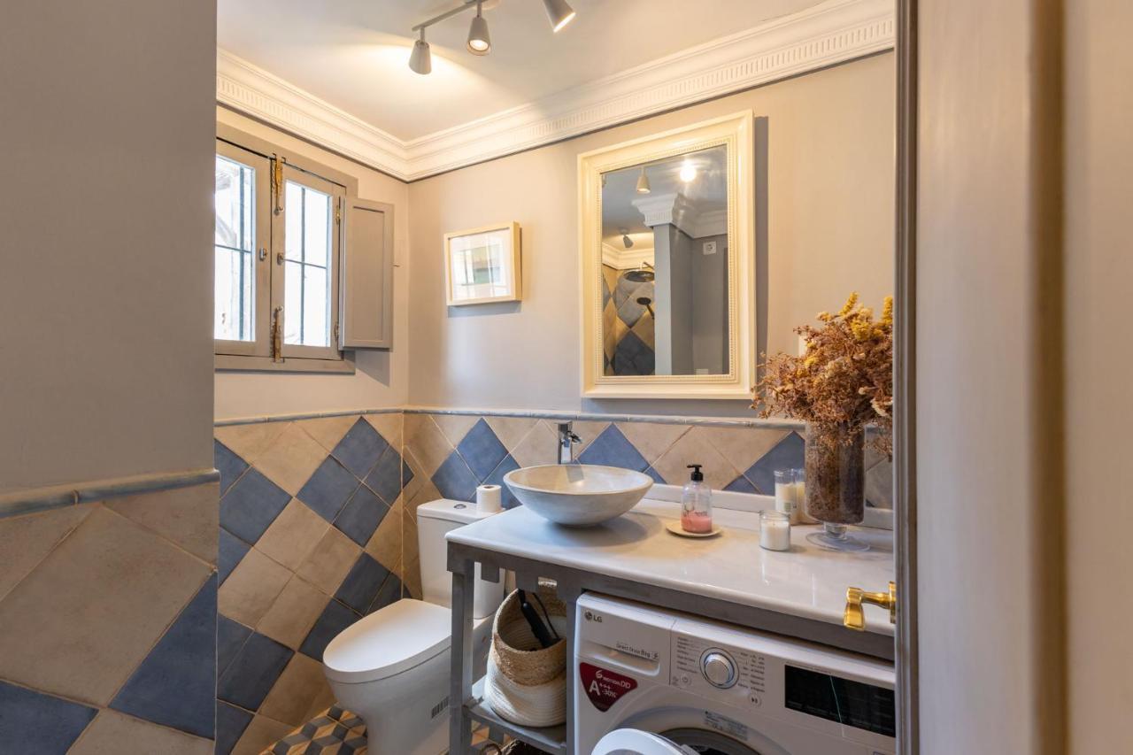 セビリアChampion Duplex Terrace And Garage Old Town 6 Paxアパートメント エクステリア 写真