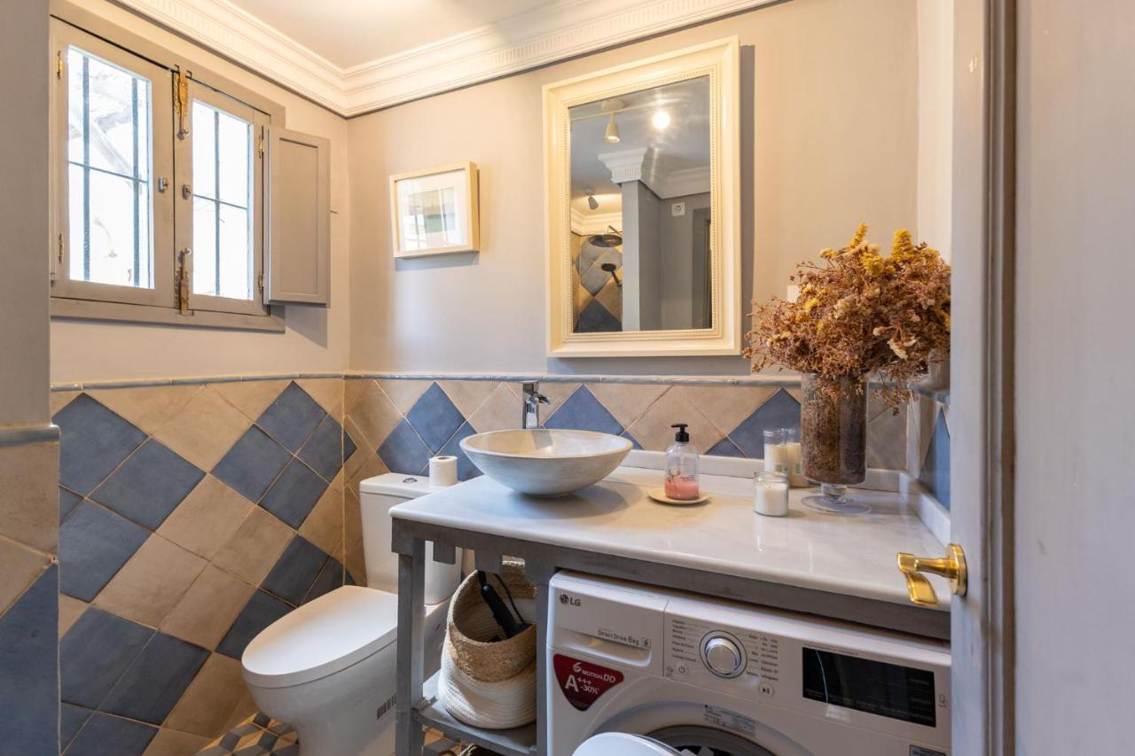 セビリアChampion Duplex Terrace And Garage Old Town 6 Paxアパートメント エクステリア 写真