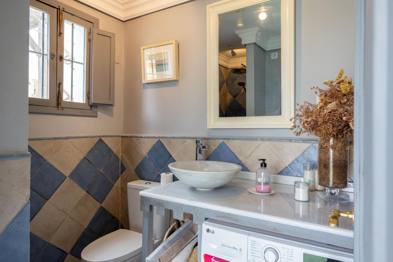 セビリアChampion Duplex Terrace And Garage Old Town 6 Paxアパートメント エクステリア 写真